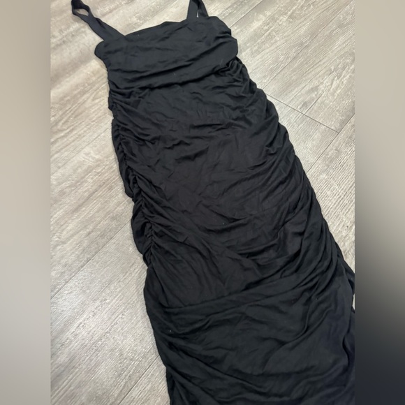 GOOD AMERICAN ruched sleeveless maxi dress 🖤 - Picture 10 of 15